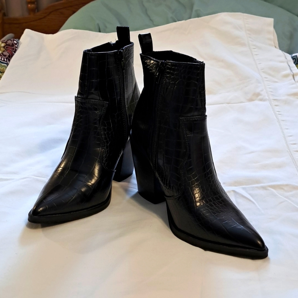 ASOS croc embossed bootie - Picture 3 of 13